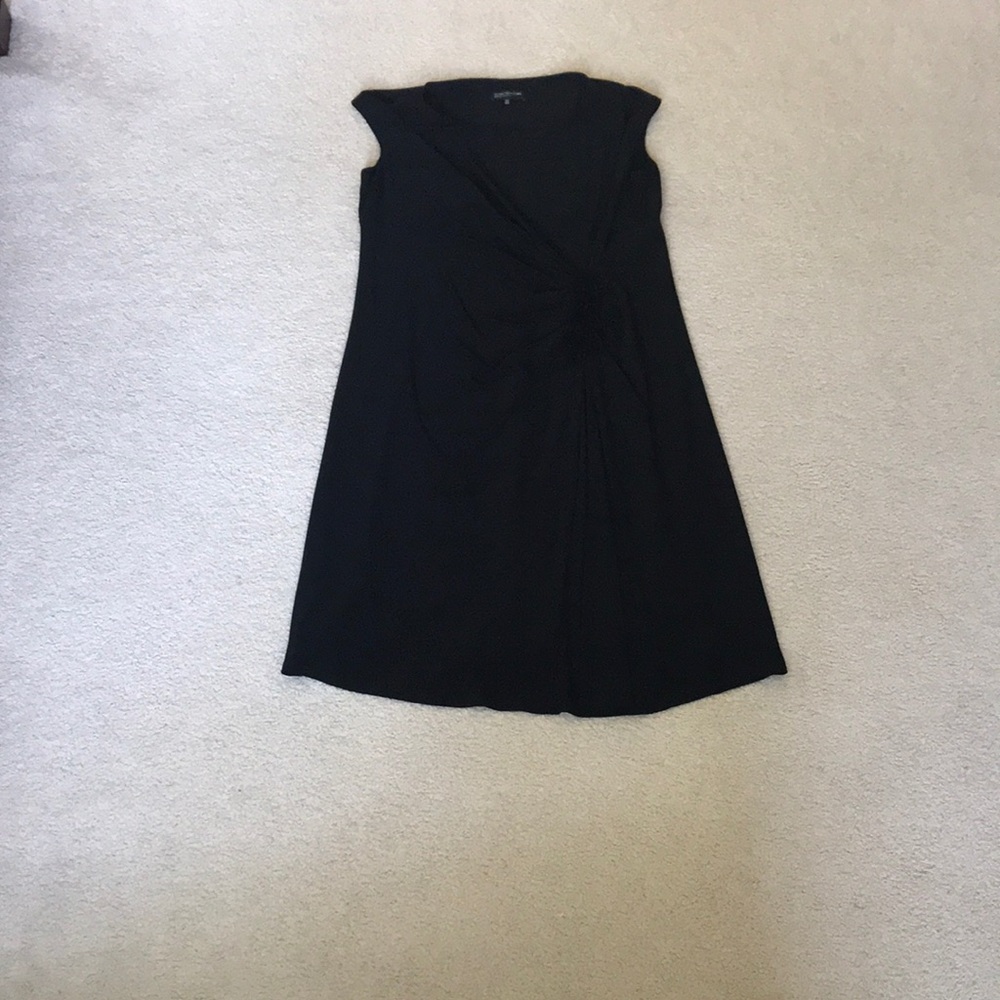 A black gown.